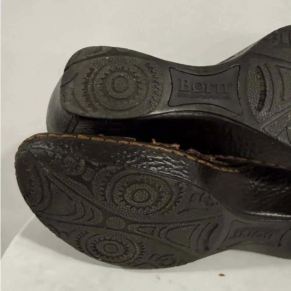 Born leather wedge